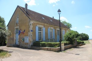 Mairie et Salle des fetes de Perreuse 300x200