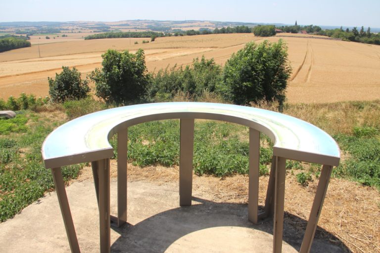 Table dorientation Perreuse 768x511