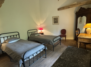 Une autre chambre du gîte La Maison des Poètes Une autre chambre du gîte La Maison des Poètes