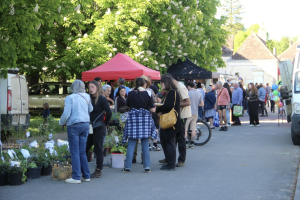 Marché de producteurs locaux du jeudi en fin d'après-midi Marché de producteurs locaux du jeudi en fin d'après-midi