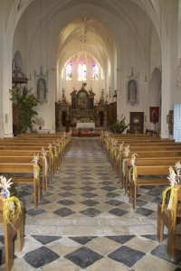 Intérieur Église Sainte-Colombe à Sainte-Colombe-sur-Loing Intérieur Église Sainte-Colombe à Sainte-Colombe-sur-Loing