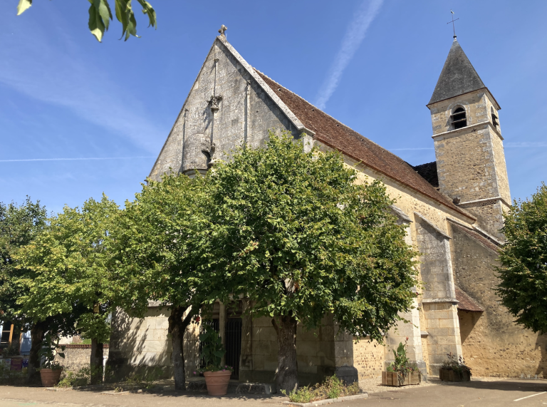 Extérieur Église Sainte-Colombe à Sainte-Colombe-sur-Loing