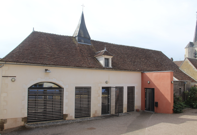 Extérieur de la Salle des fêtes de Treigny