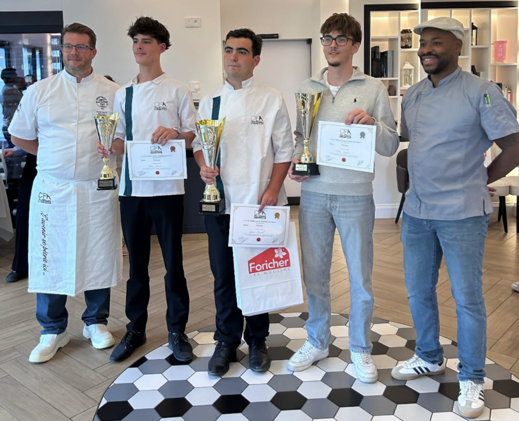 Photo de remise des médailles aux lauréats